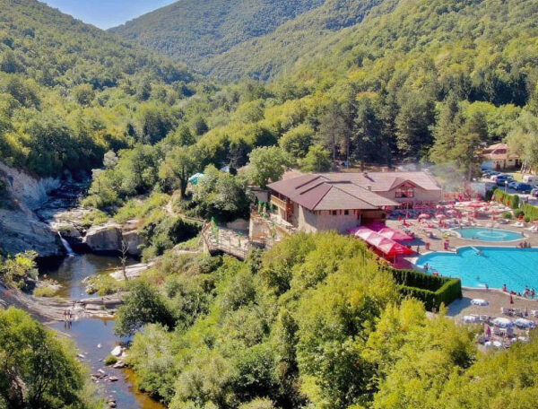 Къмпинг Капиновски манастир